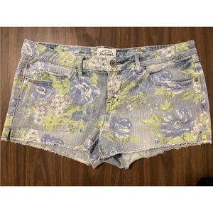 Aeropostale Blue and Green Floral Jean Junior Shorts Size 7/8